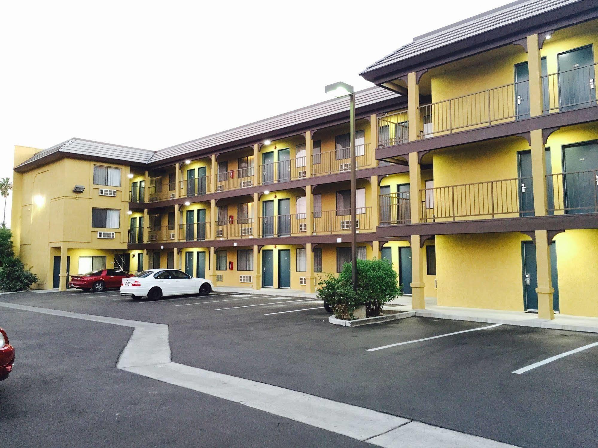 Simply Home Inn & Suites - Riverside Eksteriør bilde